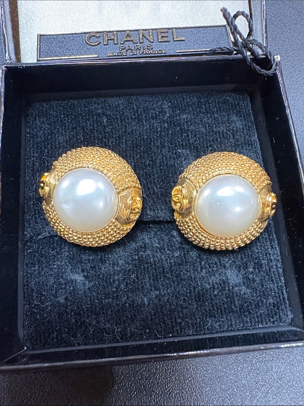 CHANEL Gold & CoCo Pearl Round GP Clip-On Earrings W/Chanel Box -EUC - Picture 14 of 15